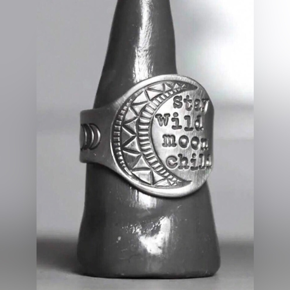 💥3/$28 New Stay Wild Moon Child Bohemian Vintage Style Moon Phase Signet Ring - Picture 4 of 16